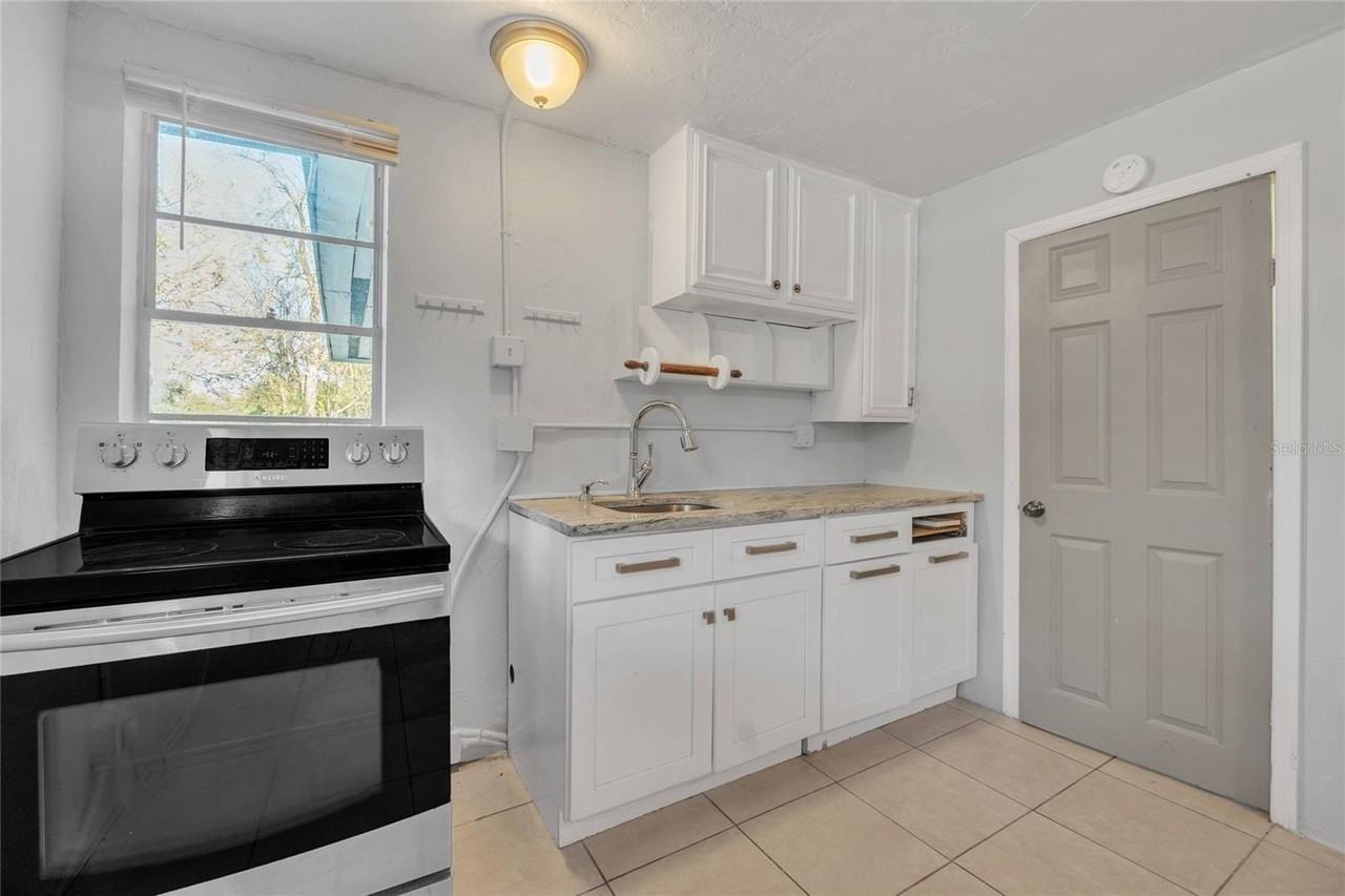 552 Fairmount Rd - Photo 2 of 13