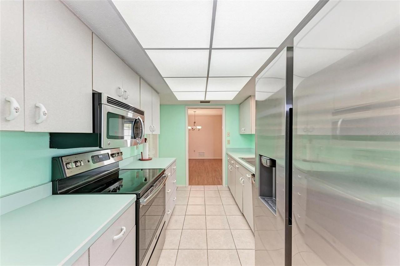 742 Devon Rd - Photo 7 of 18