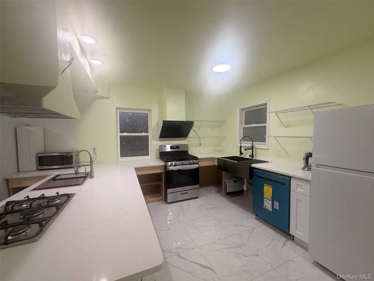 79 Monhagen Ave - Photo 7 of 22