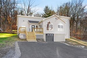 featured image of 19 Grandview Trail