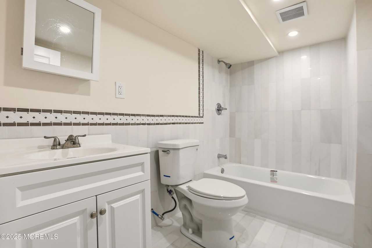 601 Duchess Ct - Photo 6 of 36