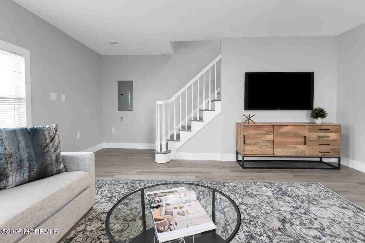 33 Grove Pl - Photo 3 of 20