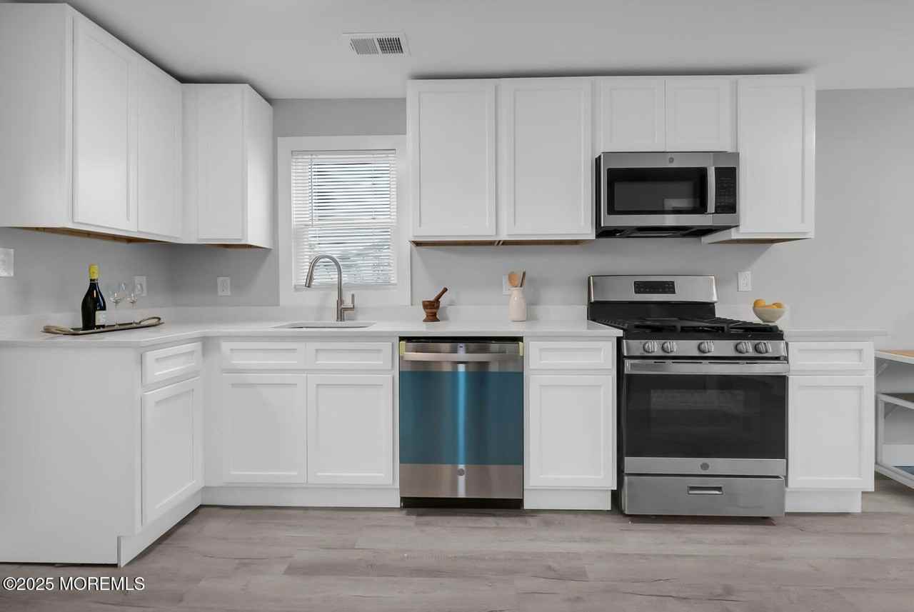 33 Grove Pl - Photo 5 of 20