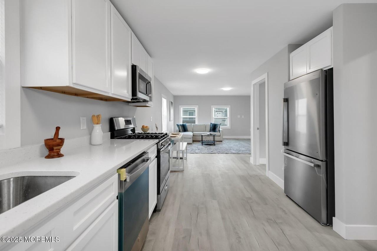 33 Grove Pl - Photo 6 of 20