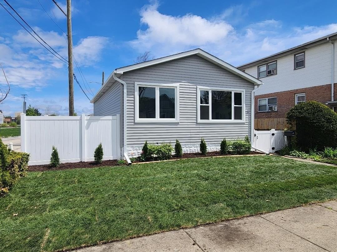 4147 Prairie Avenue - Photo 2 of 17