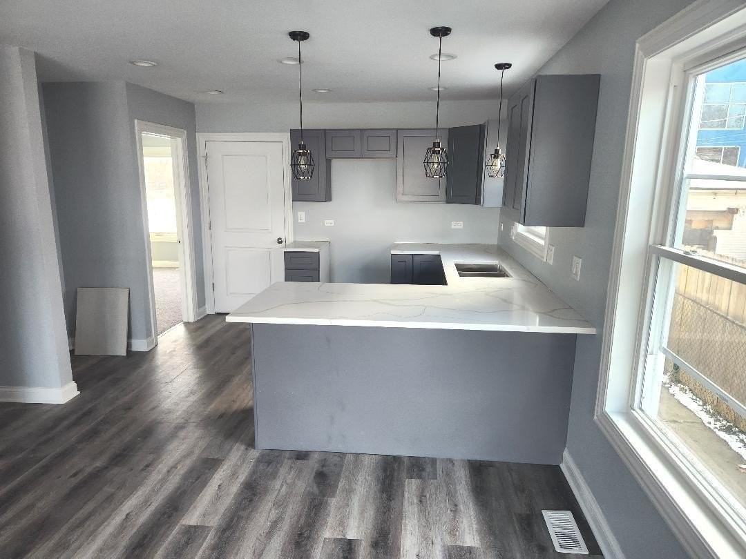 4147 Prairie Avenue - Photo 4 of 17