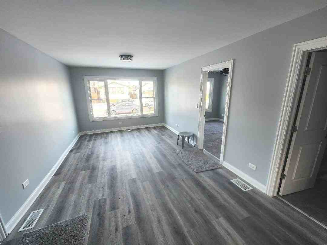 4147 Prairie Avenue - Photo 5 of 17