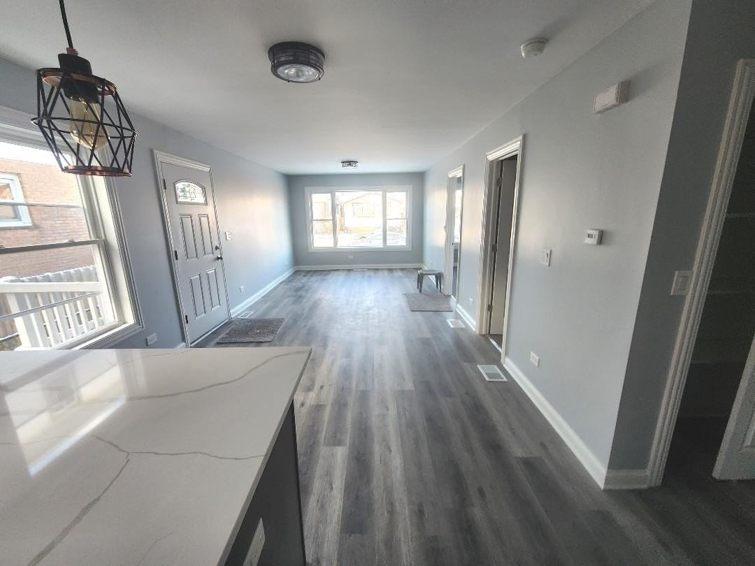 4147 Prairie Avenue - Photo 6 of 17