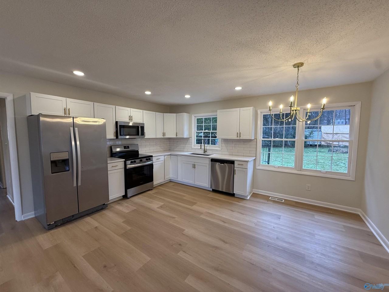 1002 Parcus Rd Se - Photo 3 of 13