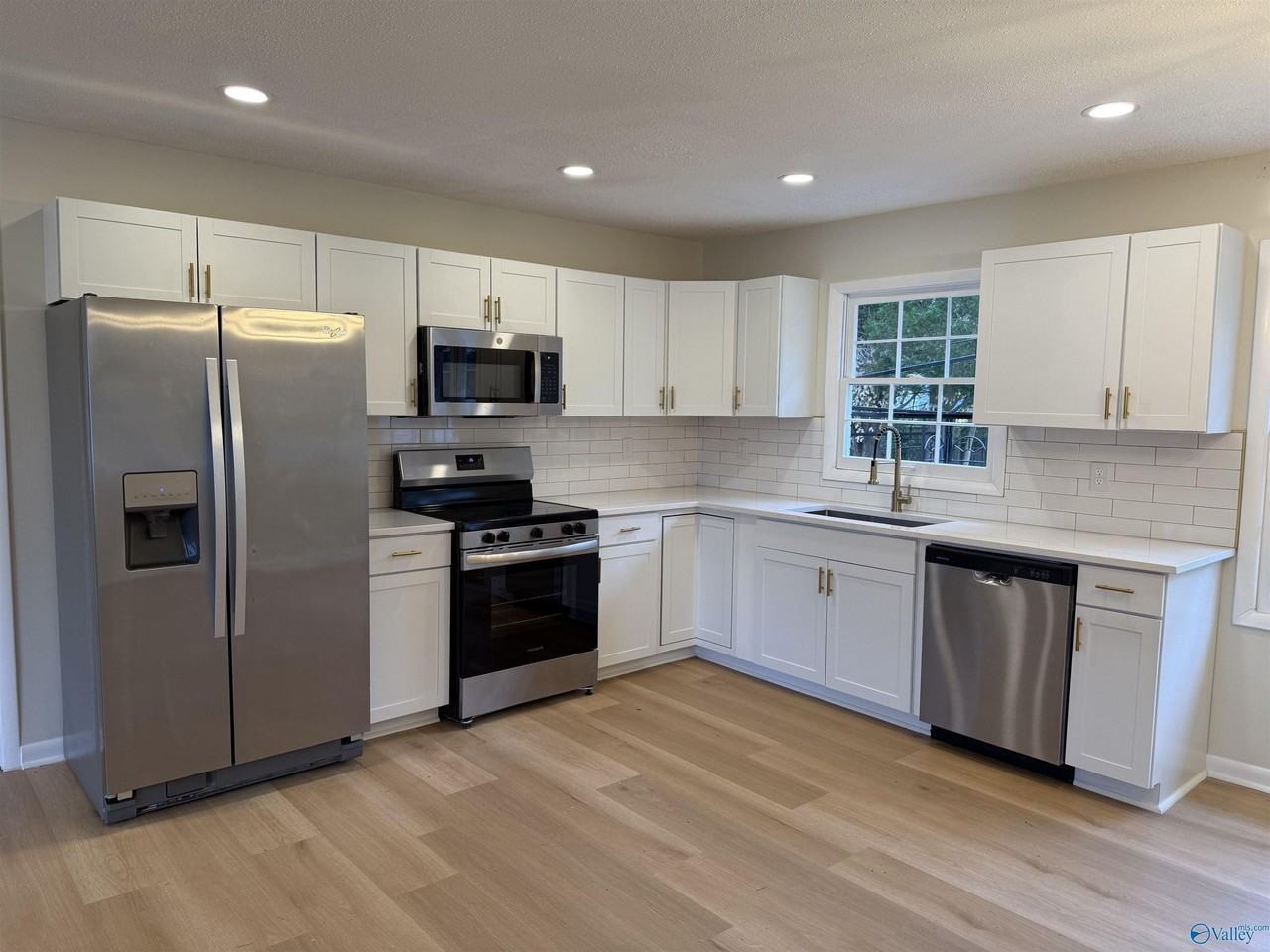 1002 Parcus Rd Se - Photo 4 of 13