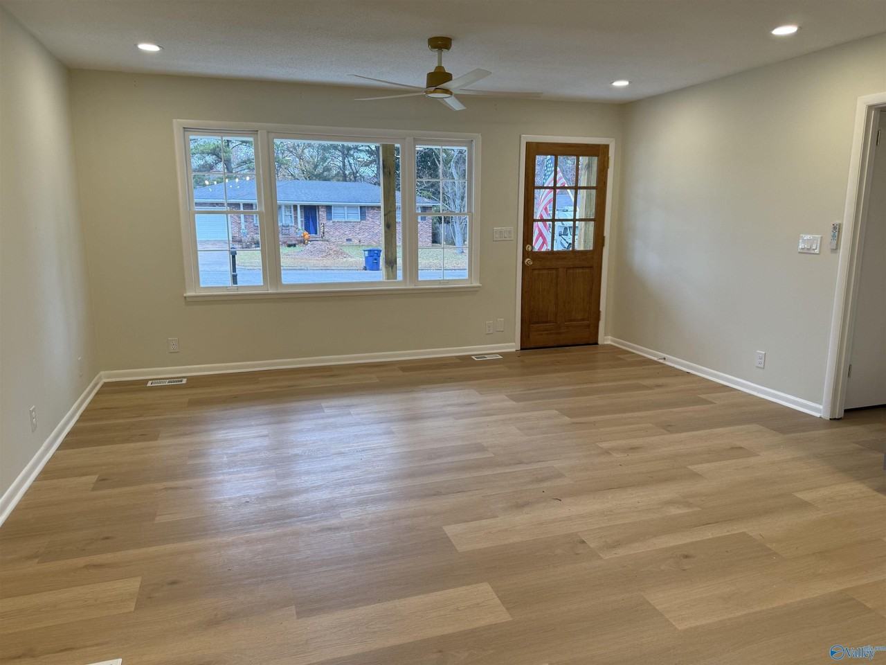 1002 Parcus Rd Se - Photo 5 of 13