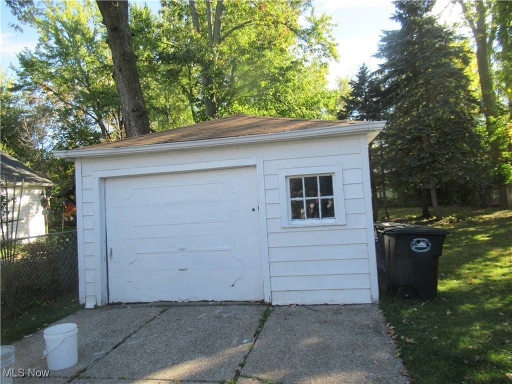 5108 Edenhurst Rd - Photo 4 of 32