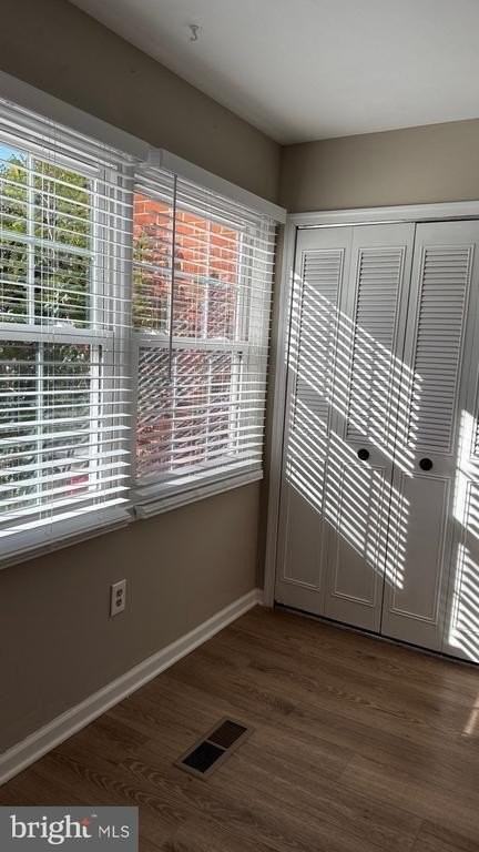 1649 Forest Hill Ct - Photo 3 of 28