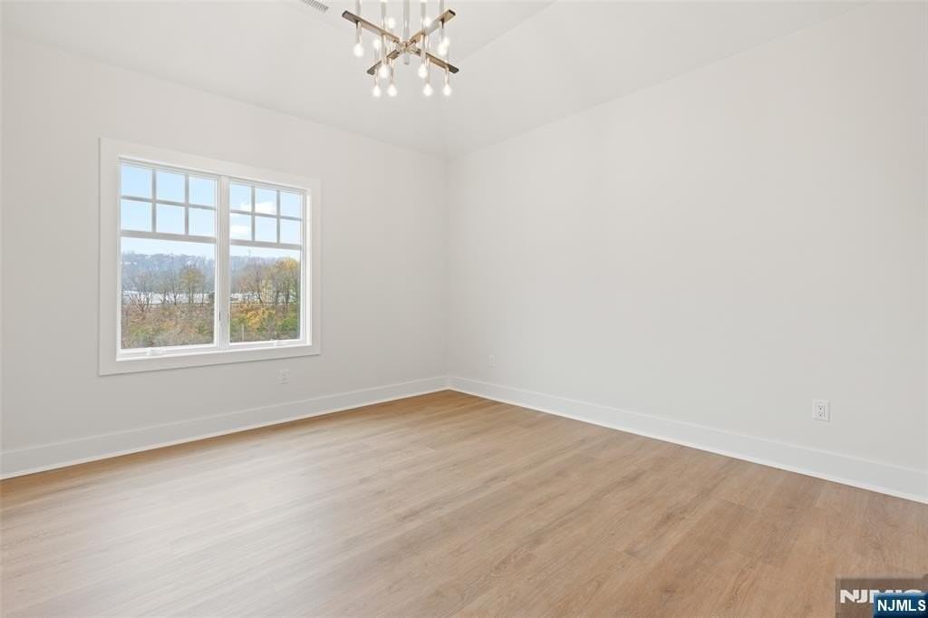 445 Ramapo Valley Road - Photo 6 of 19