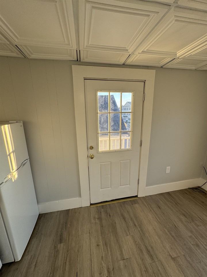 30 Ledge St #6 - Photo 4 of 7