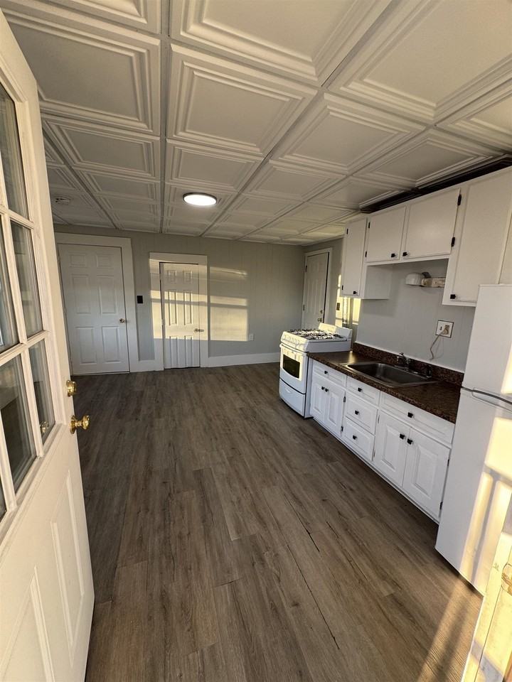 30 Ledge St #6 - Photo 5 of 7