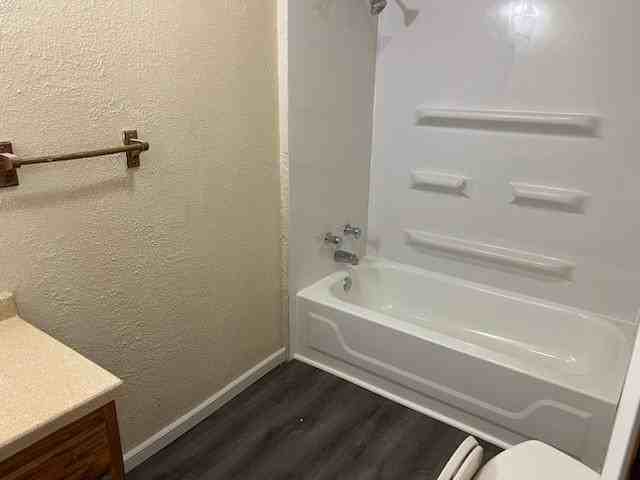 207 E Wate St, #G - Photo 3 of 5