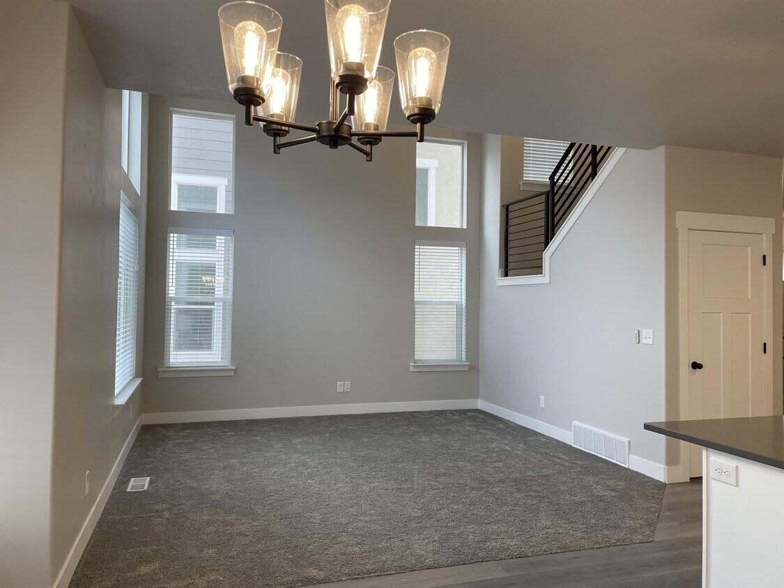 3784 Wn - Photo 4 of 14