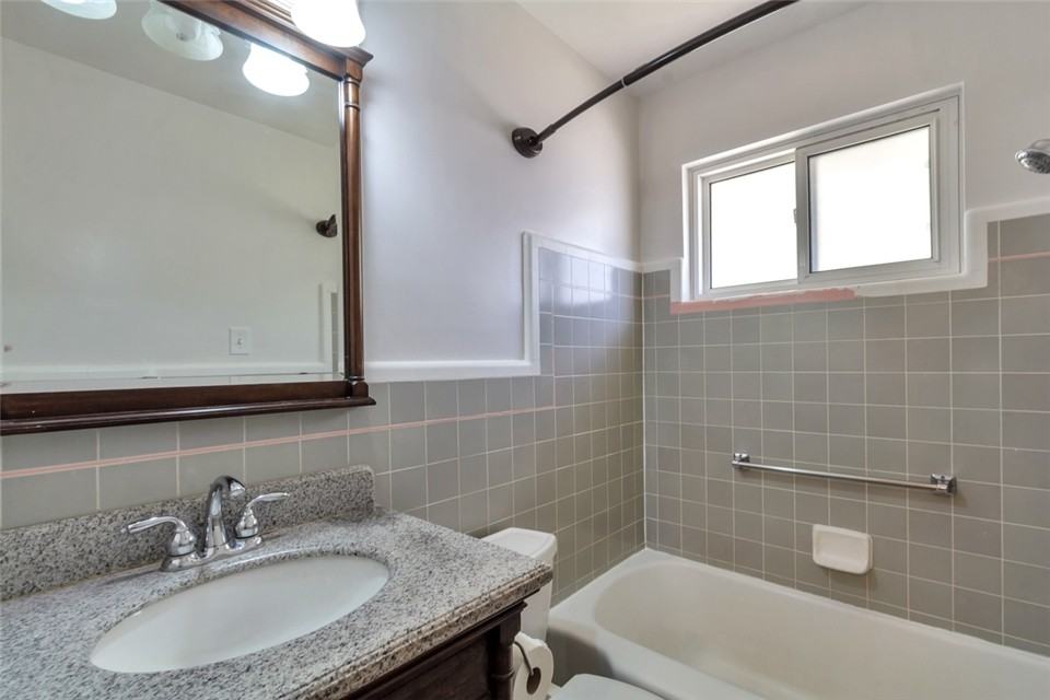 2370 S Parleys Cir - Photo 3 of 6