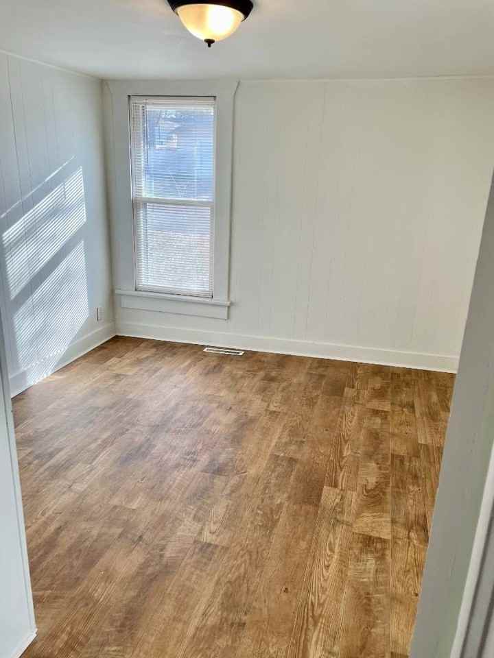 1623 Cedar St - Photo 5 of 15