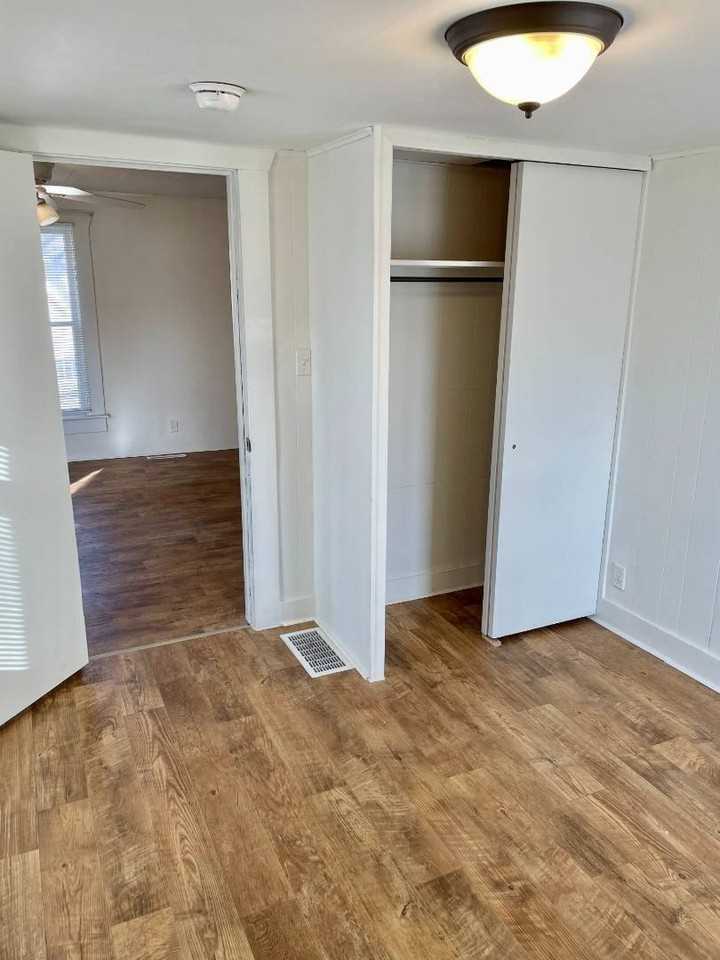 1623 Cedar St - Photo 6 of 15