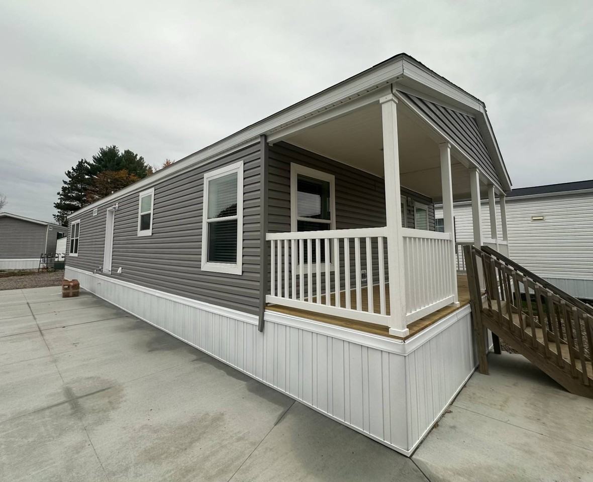 5222 Seville Road #11