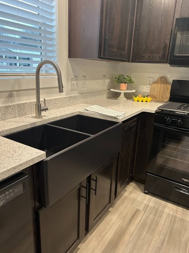 5222 5222 Greenwich R Greenwich Rd #11 - Photo 3 of 25