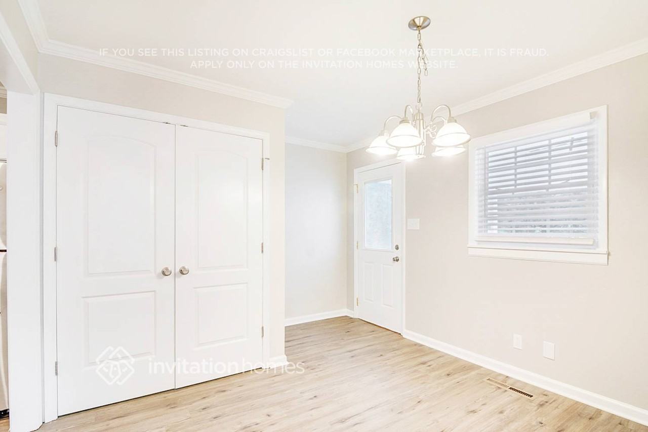 512 Uzzle St - Photo 3 of 22