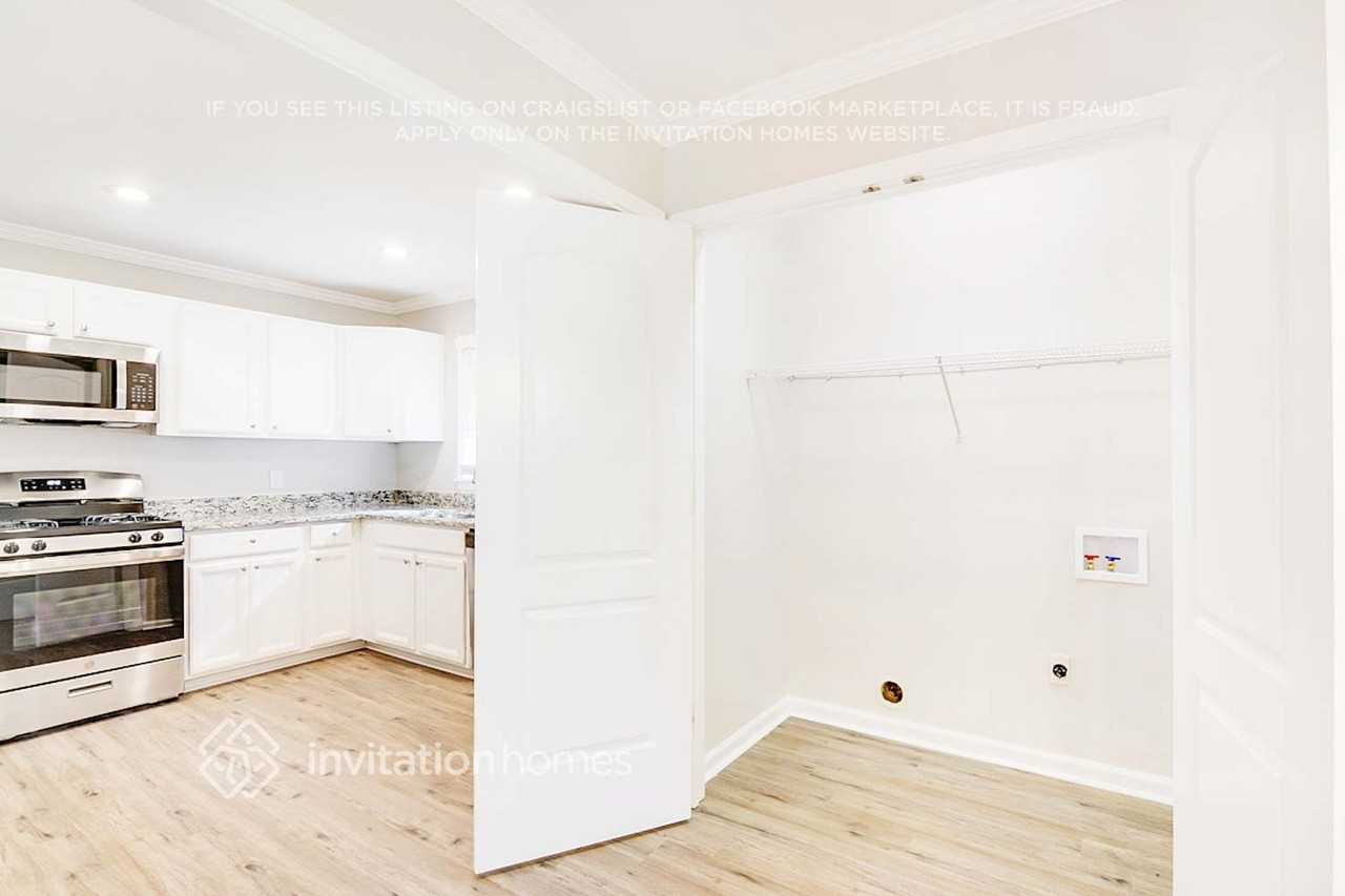 512 Uzzle St - Photo 4 of 22