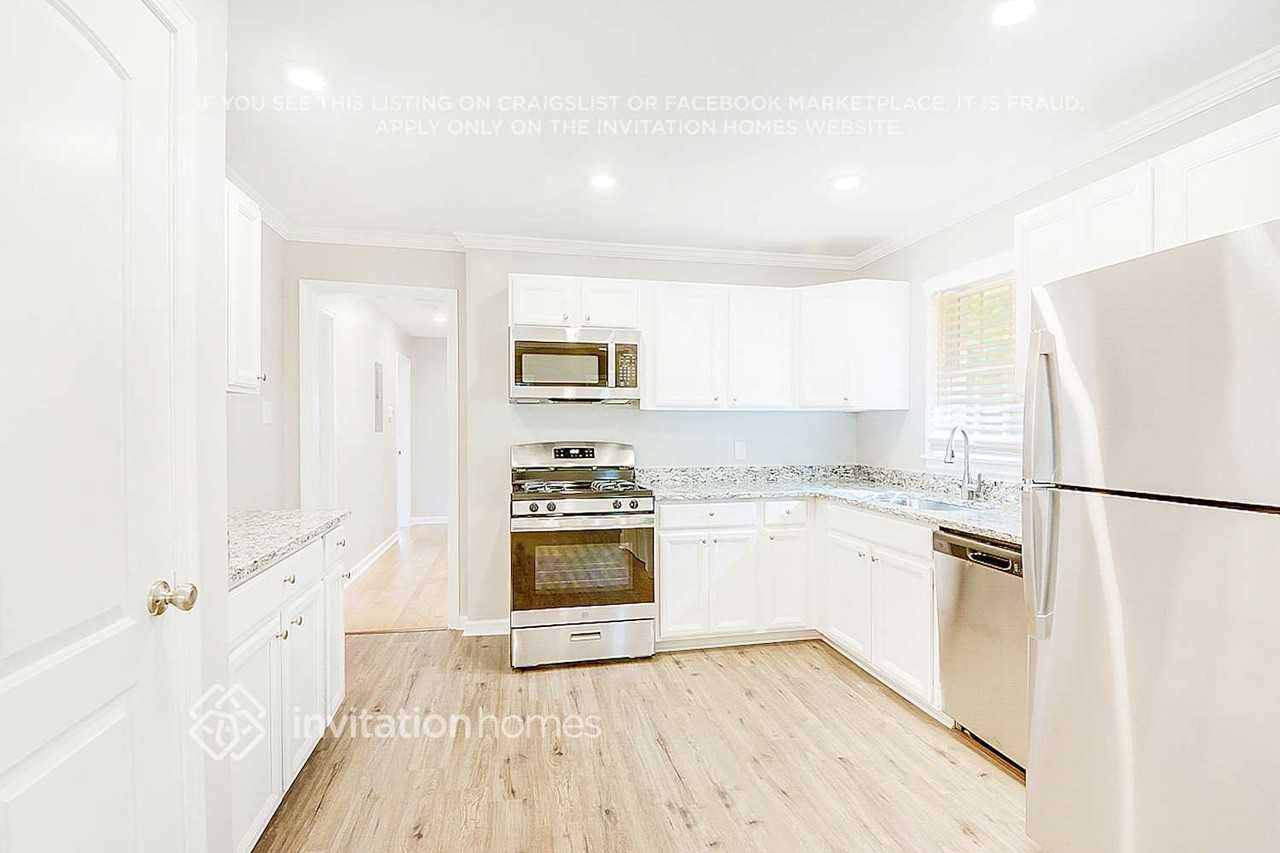 512 Uzzle St - Photo 5 of 22