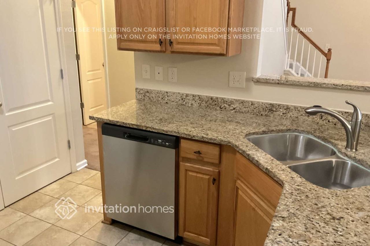 6532 Silk Tree Pointe - Photo 6 of 15