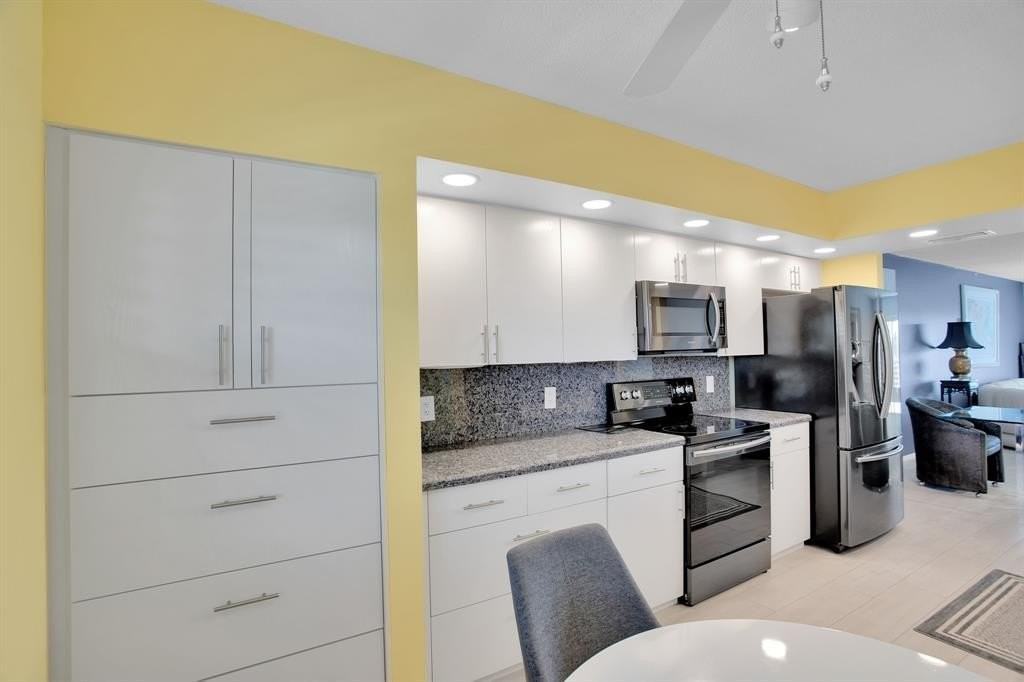 1702 Andros Isle #D4 - Photo 6 of 38