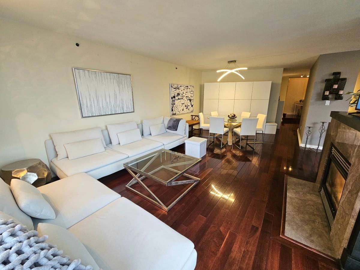 990 Beach Avenue - Photo 3 of 23