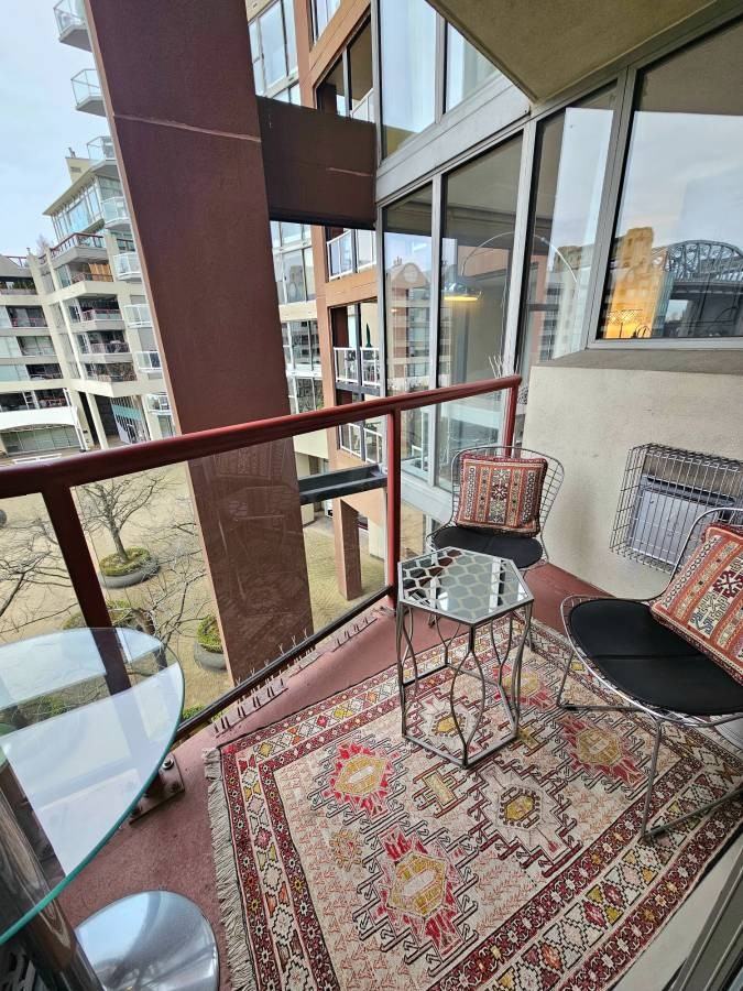 990 Beach Avenue - Photo 7 of 23