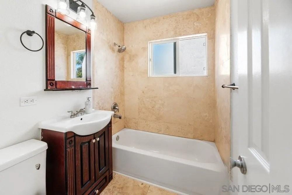 4433 Pocahontas Avenue - Photo 6 of 11