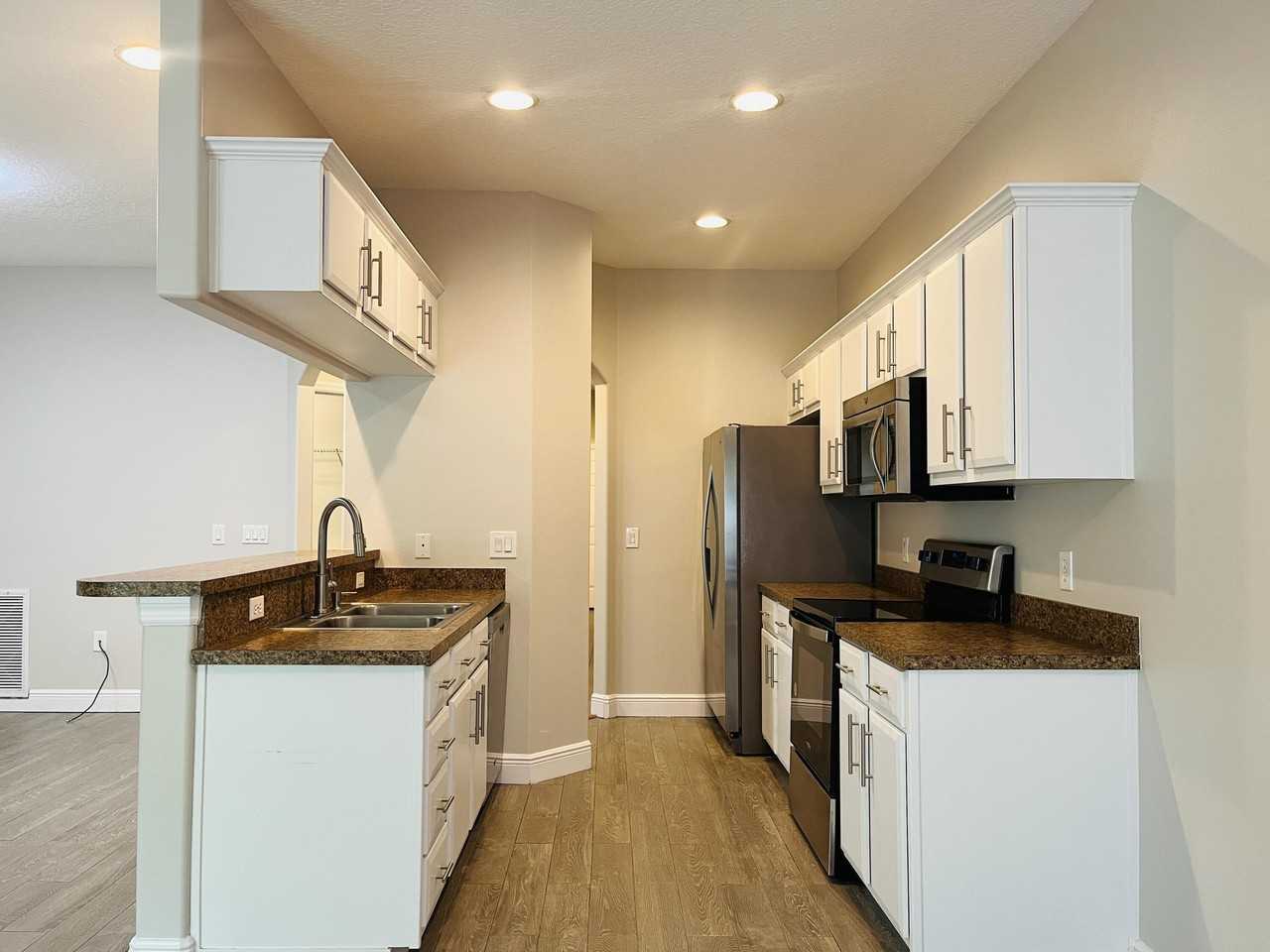 117 Anchorage Av #6 - Photo 2 of 17