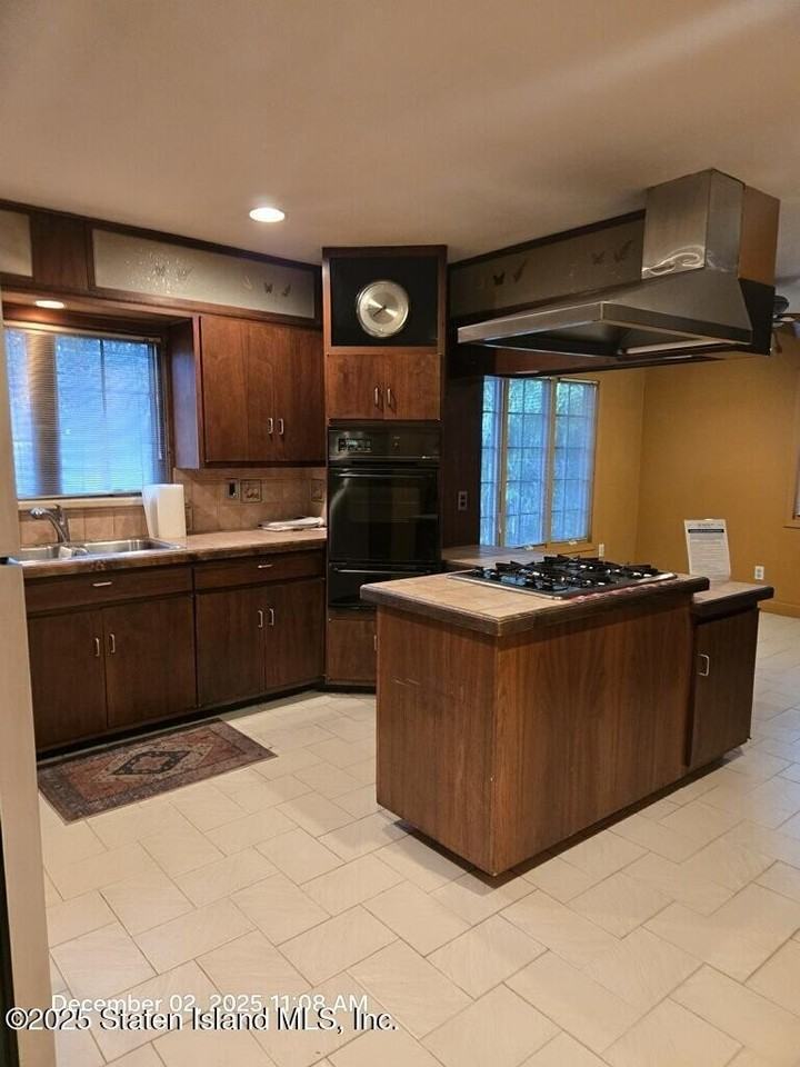 337 Eltingville Boulevard - Photo 5 of 13