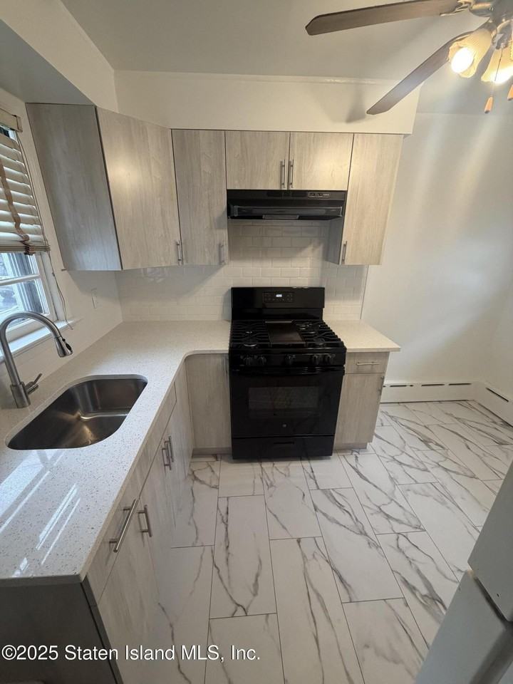 210 Hylan Boulevard - Photo 4 of 5