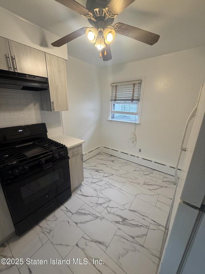 210 Hylan Boulevard - Photo 5 of 5