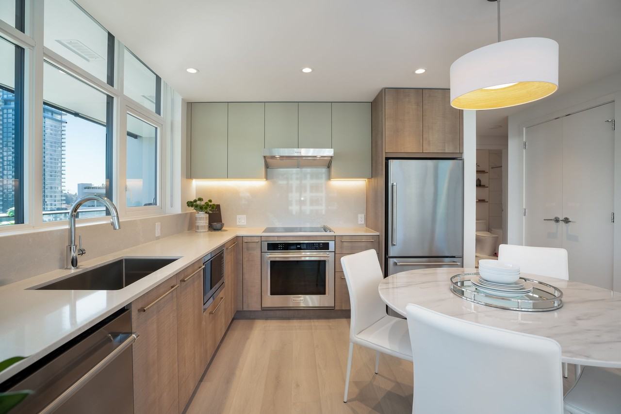 708 Farrow Street - Photo 5 of 36