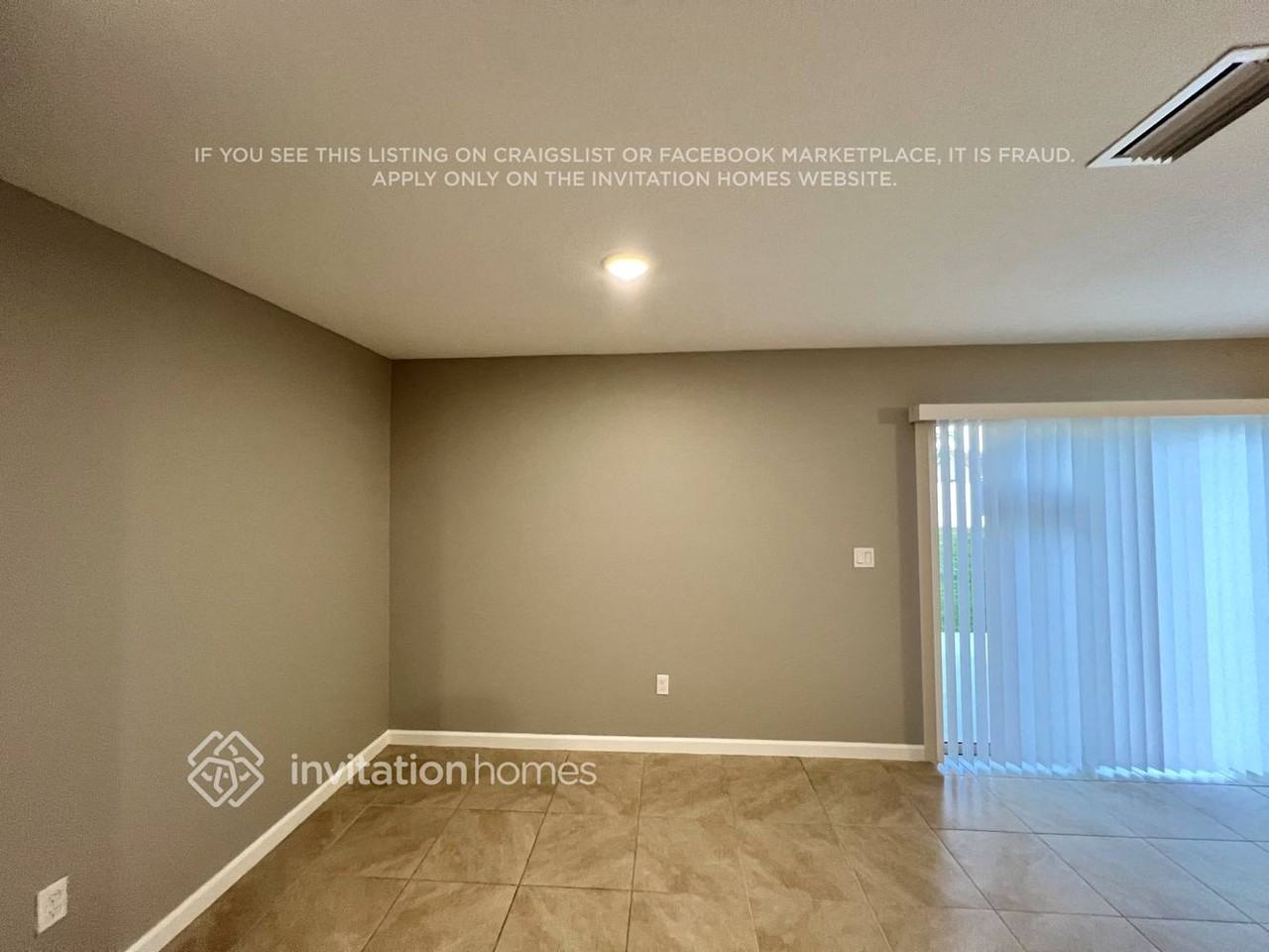 1931 Southeast Dock Street - Photo 4 of 20