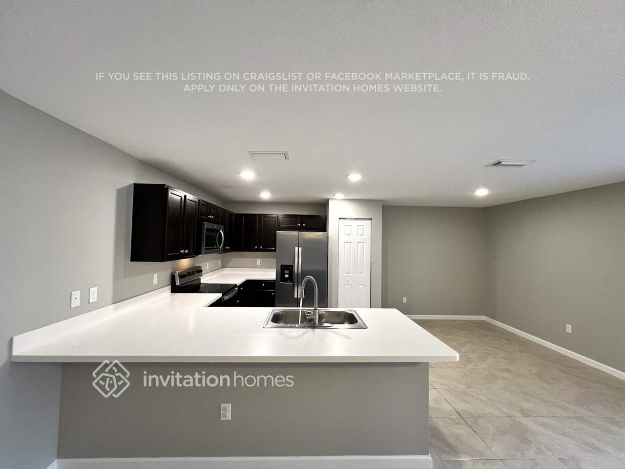 1931 Southeast Dock Street - Photo 6 of 20