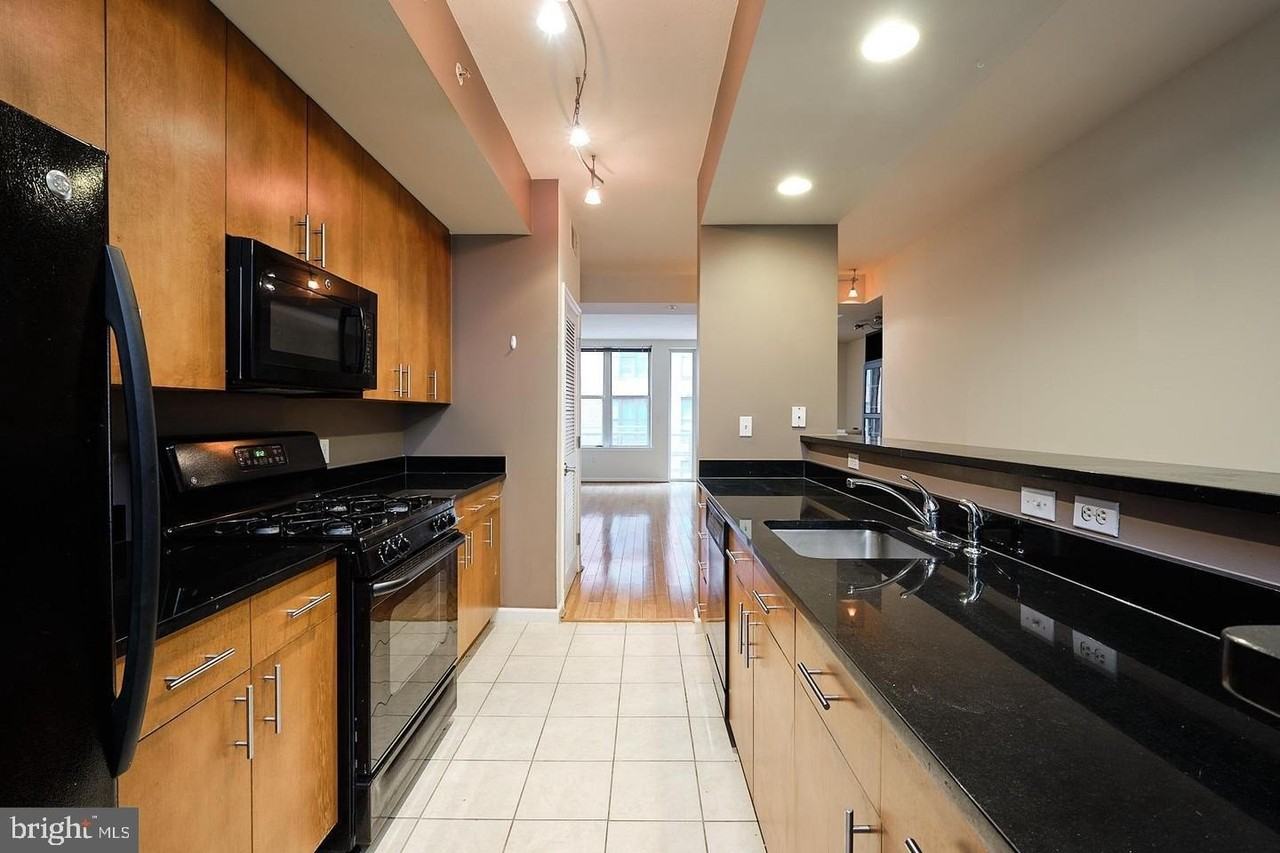 715 6th St Nw #904 - Photo 4 of 10