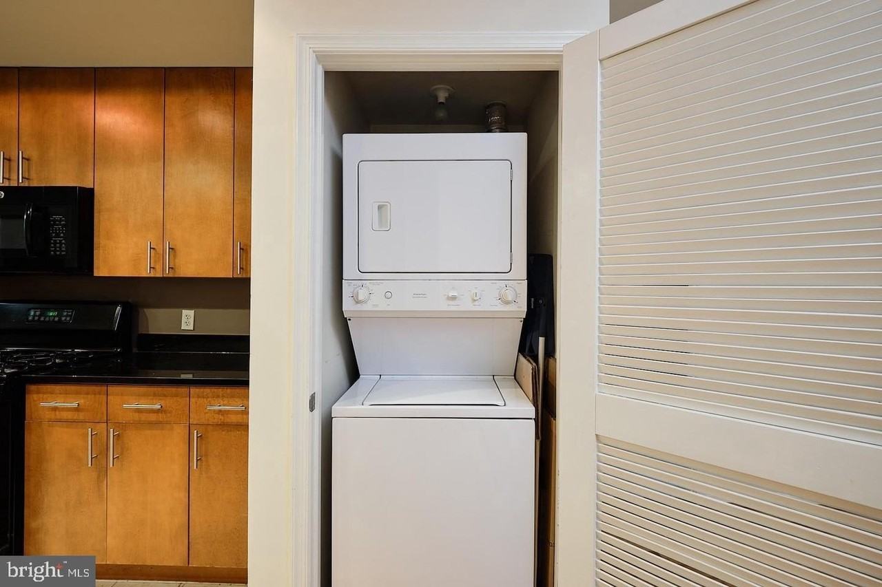 715 6th St Nw #904 - Photo 5 of 10