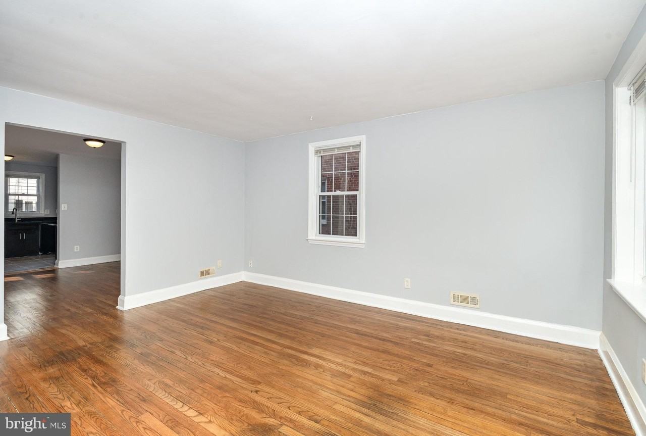 218 Maryland Ave - Photo 3 of 18