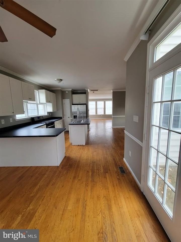 3618 Bailey Pl - Photo 3 of 6