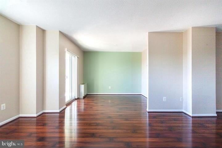 1121 University Boulevard West - Photo 7 of 20