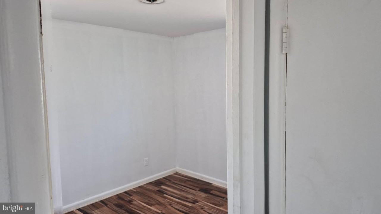 5004 Meadowbrook Dr - Photo 7 of 10