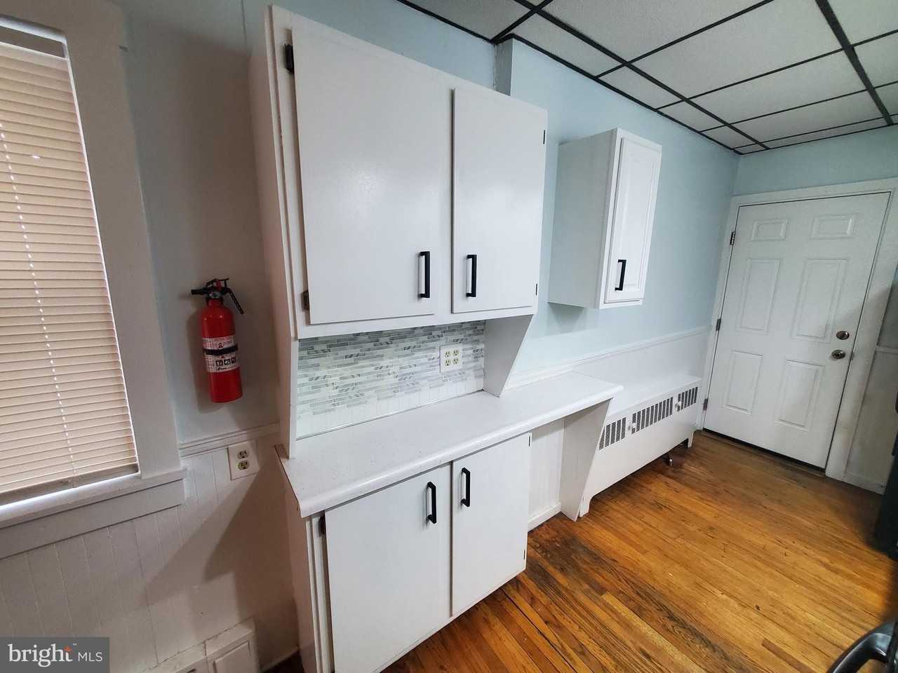 423 Chapel Ter - Photo 6 of 16