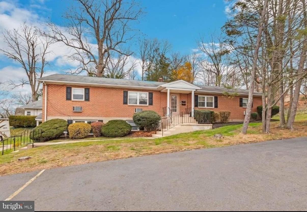 150 Selner Ln - Photo 2 of 11